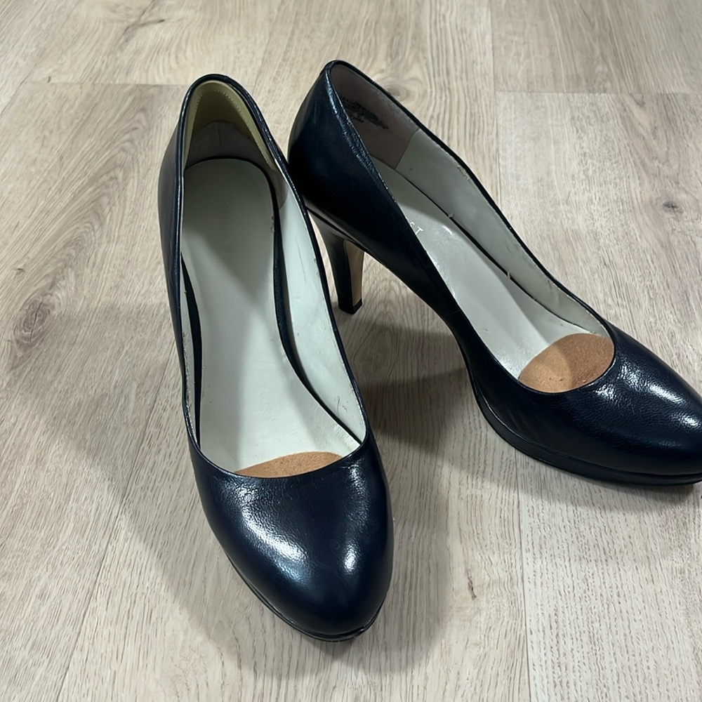 Dark navy blue nine wear high heels